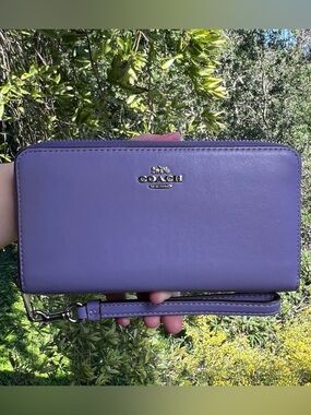 COACH Long Zip-Around Phone Wallet Purple Leather w Silver Hardware AUTHENTIC